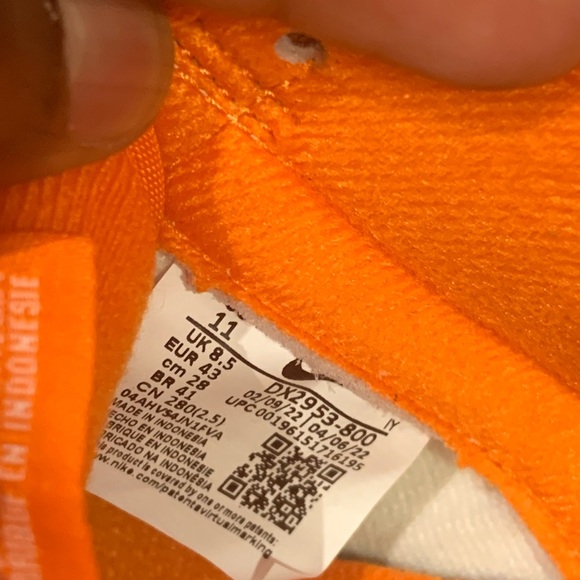 Women’s Nike Dunk Low size 11. Magma orange brand new with original box - Picture 8 of 10